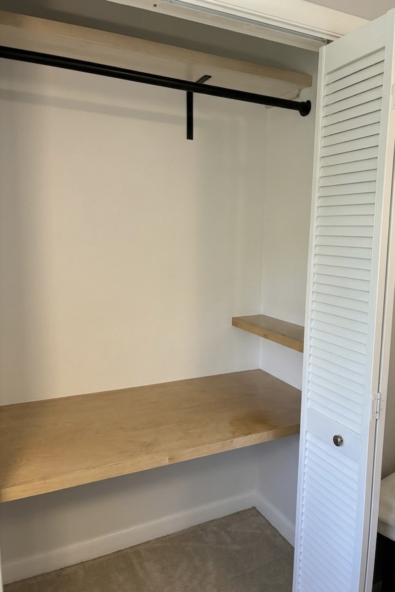 Closet office, desk detail